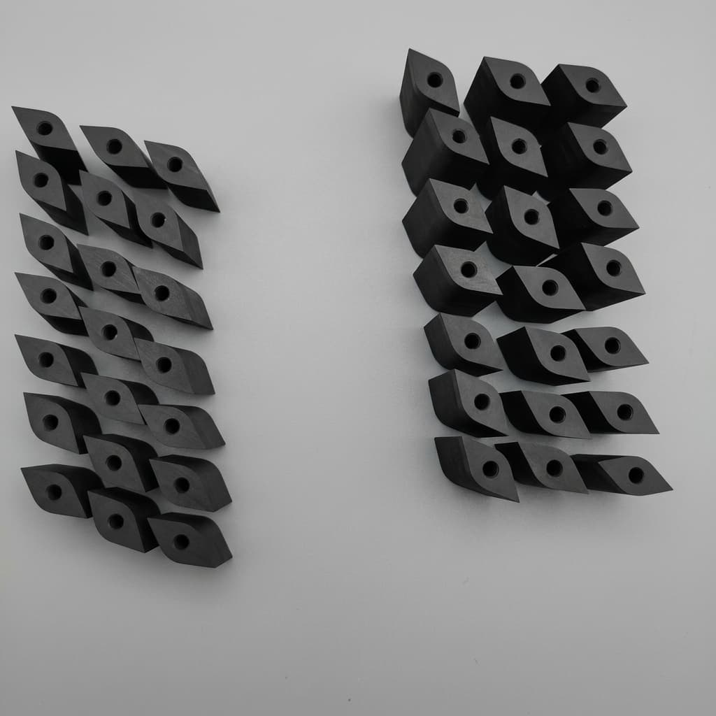 Anti-oxidation graphite rotor for molten aluminum degassing 4